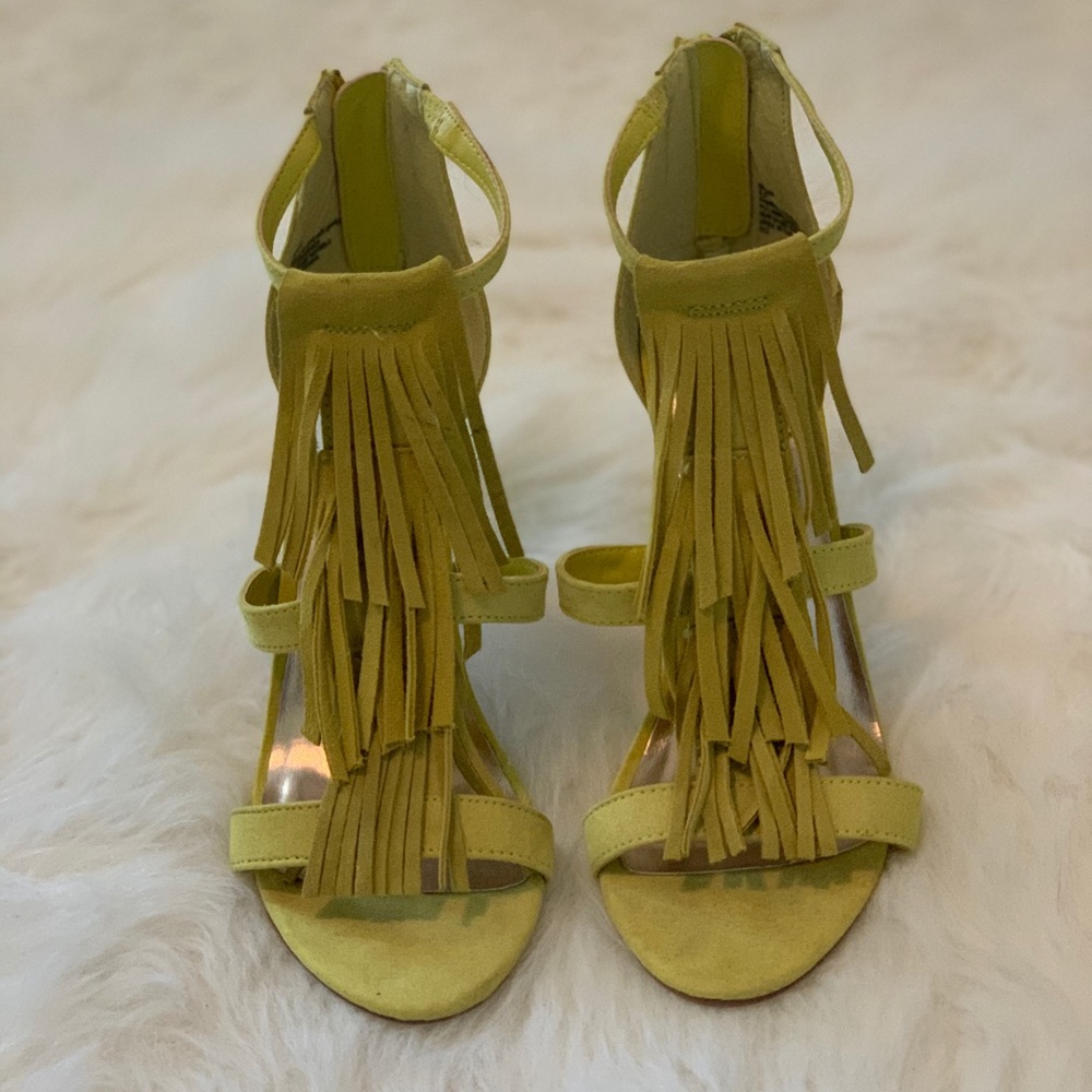 Mustard yellow madden girl heel